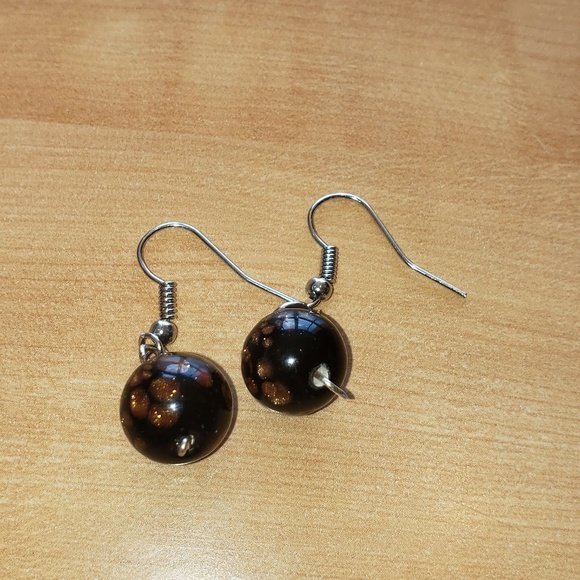 Black & speckled earrings - Picture 1 of 1